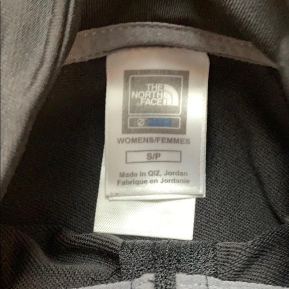 North Face 1/4 Zip - Picture 4 of 7